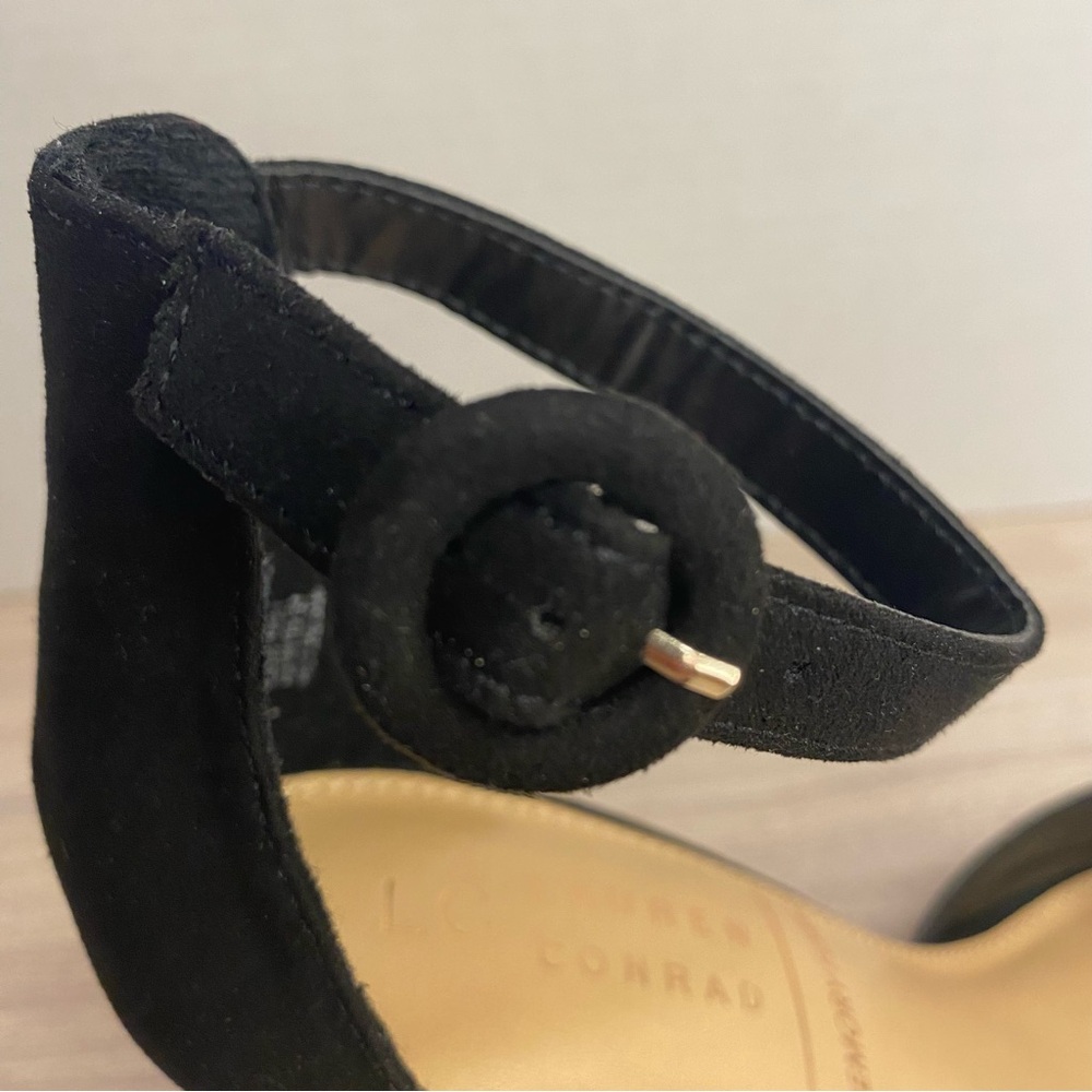 Lauren Conrad black faux suede round heels closed toe with strap size 7.5 - Picture 13 of 14